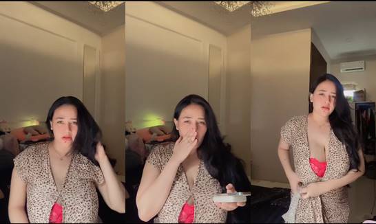 Bokep toket jumbo mamih godain pascol omek